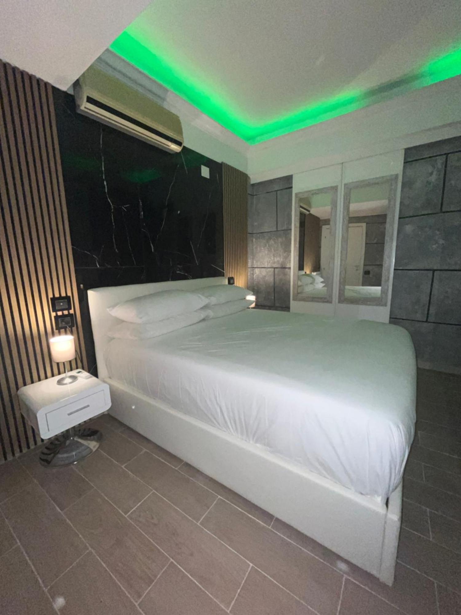 The Spa Suite Rom Exterior foto